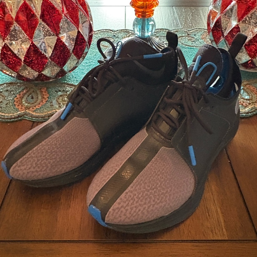 Nike Women's Black and Blue Running Shoes